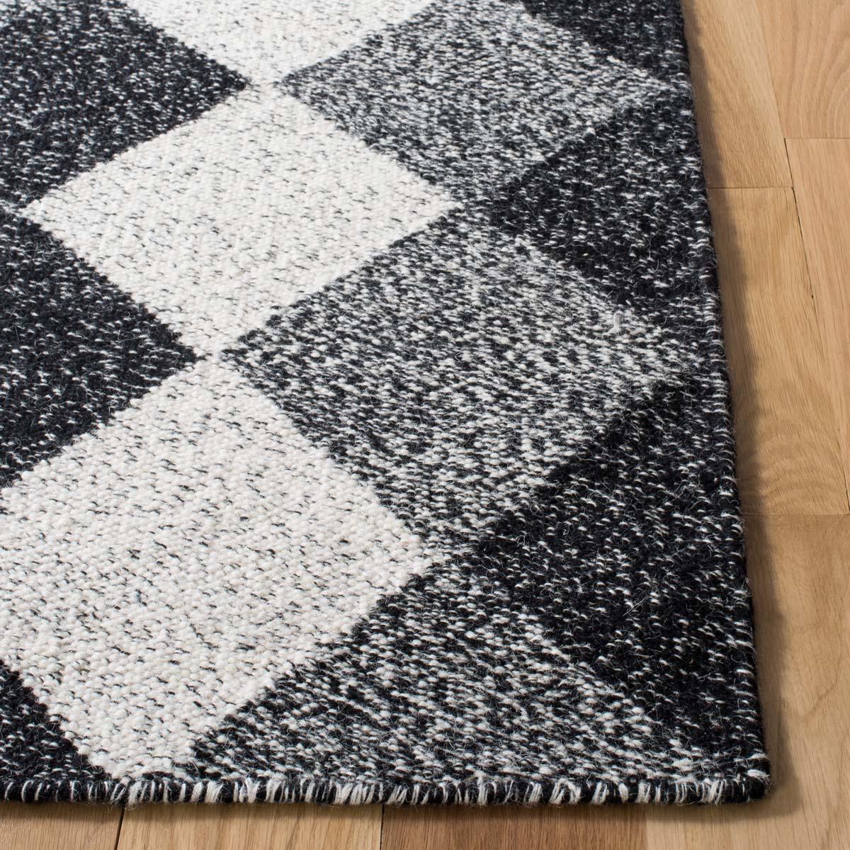 Safavieh Kilim 152 Rug, KLM152 - Black / Ivory