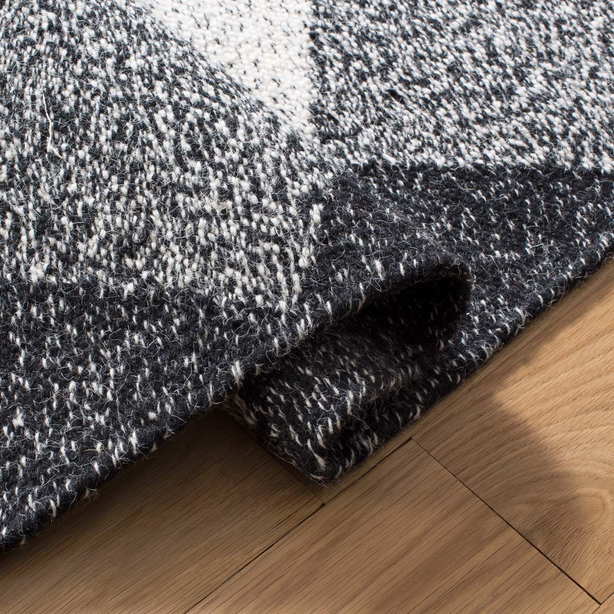 Safavieh Kilim 152 Rug, KLM152 - Black / Ivory