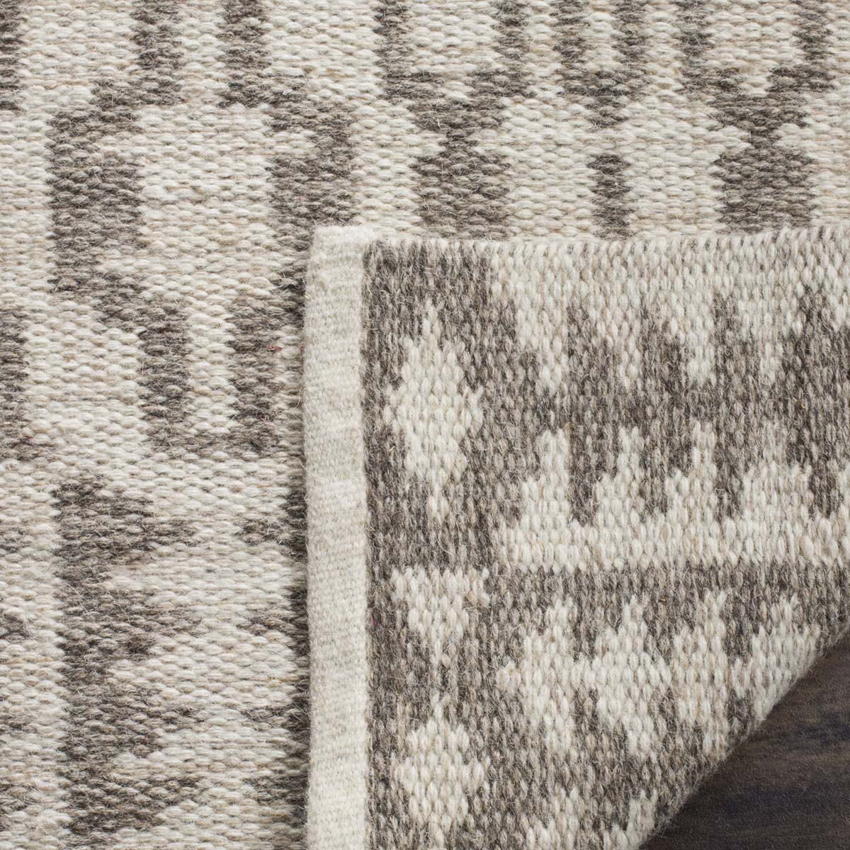 Safavieh Kilim 352 Rug, KLM352 - Ivory / Grey