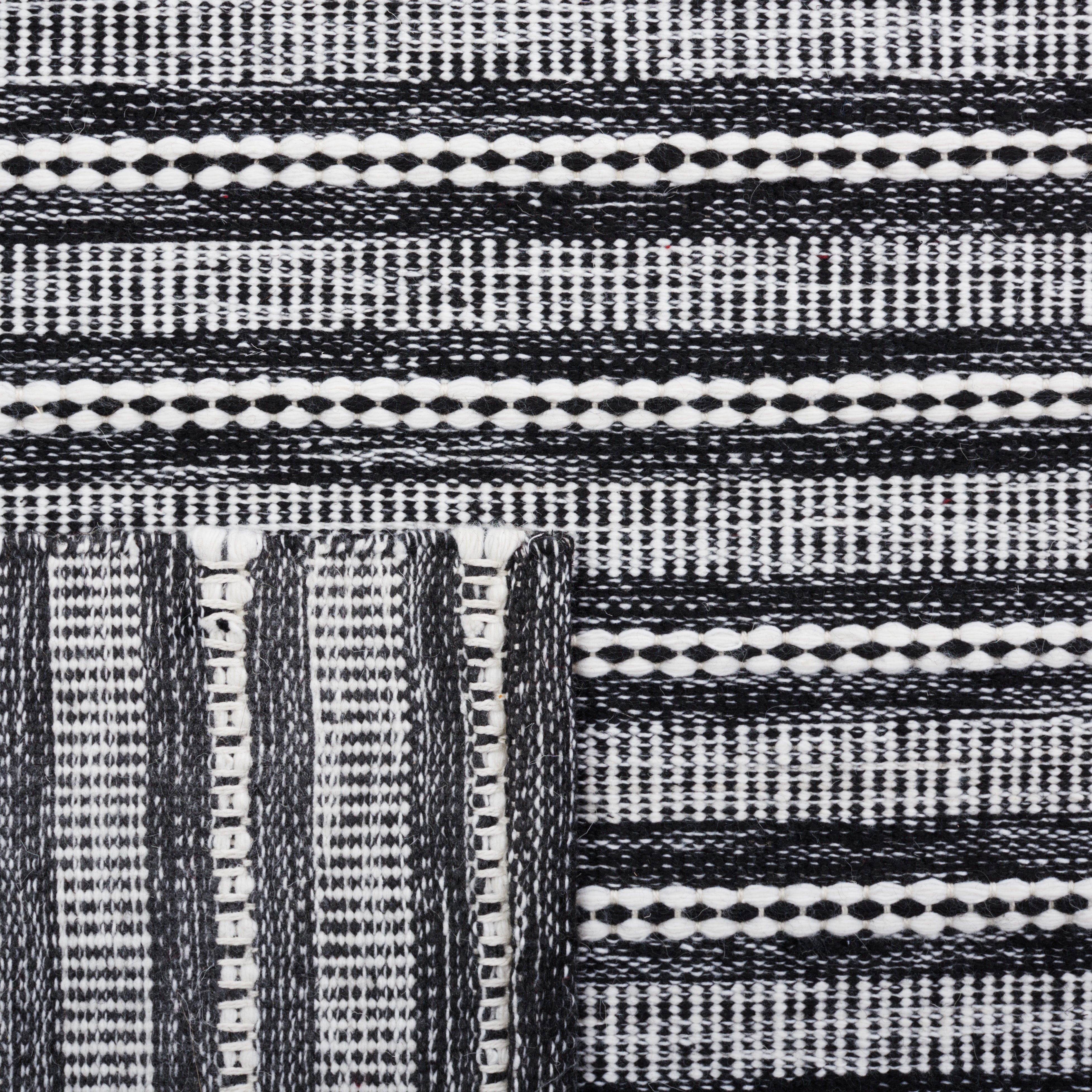 Safavieh Kilim 450 Rug, KLM450 - Black / Ivory