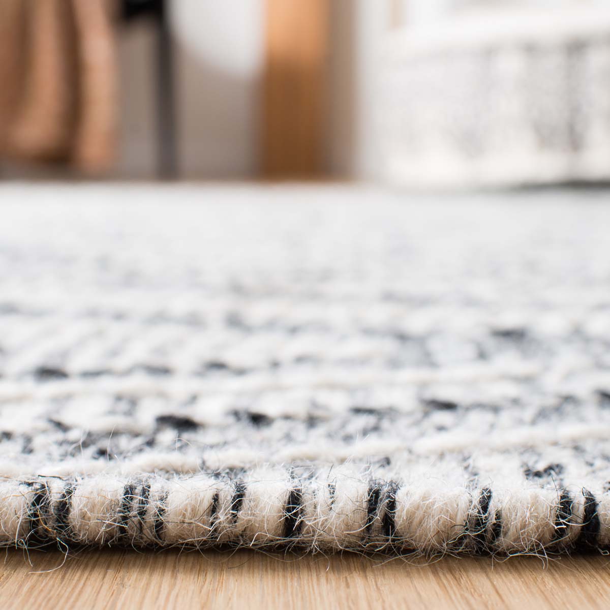 Safavieh Kilim 519 Rug, KLM519 - Black / Cream