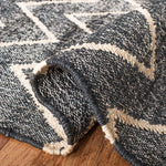 Safavieh Kilim 750 Rug, KLM750 - Charcoal / Natural