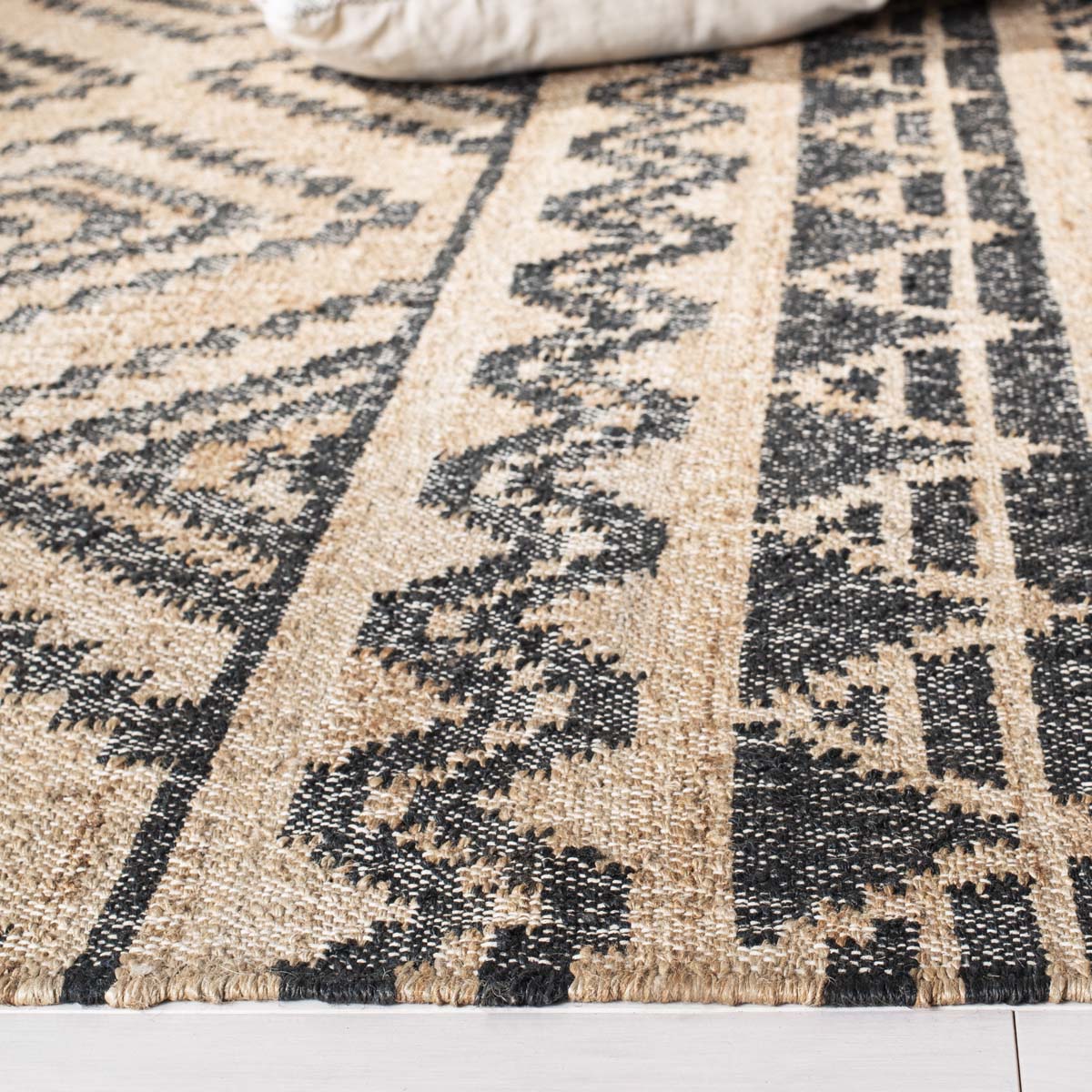 Safavieh Kilim 751 Rug, KLM751 - Natural / Charcoal