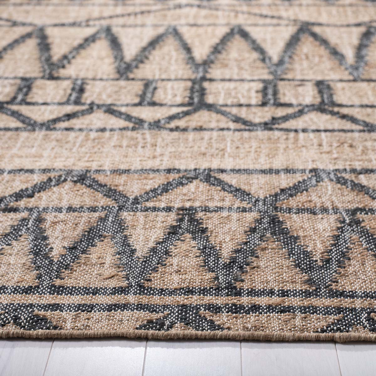 Safavieh Kilim 752 Rug, KLM752 - Natural / Charcoal