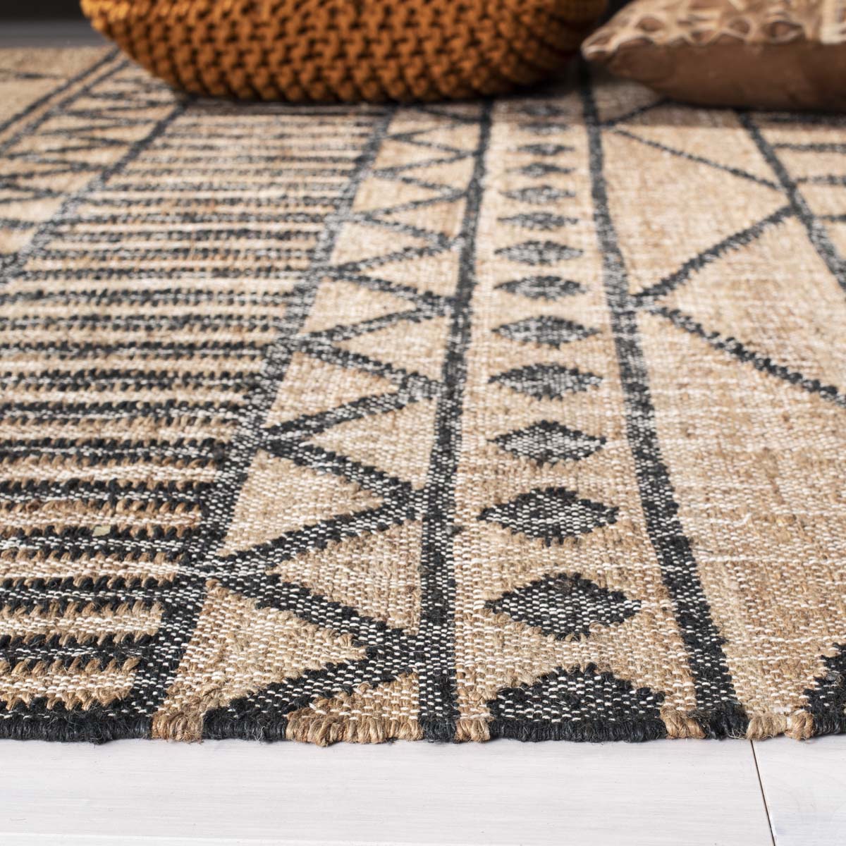 Safavieh Kilim 752 Rug, KLM752 - Natural / Charcoal