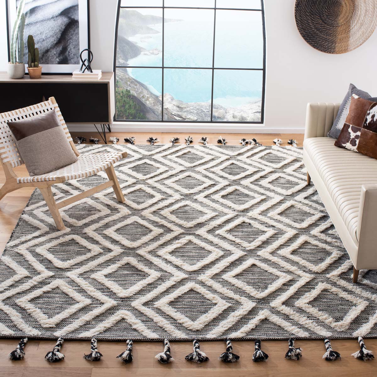 Safavieh Kenya 331 Rug, KNY331 - Black / Ivory