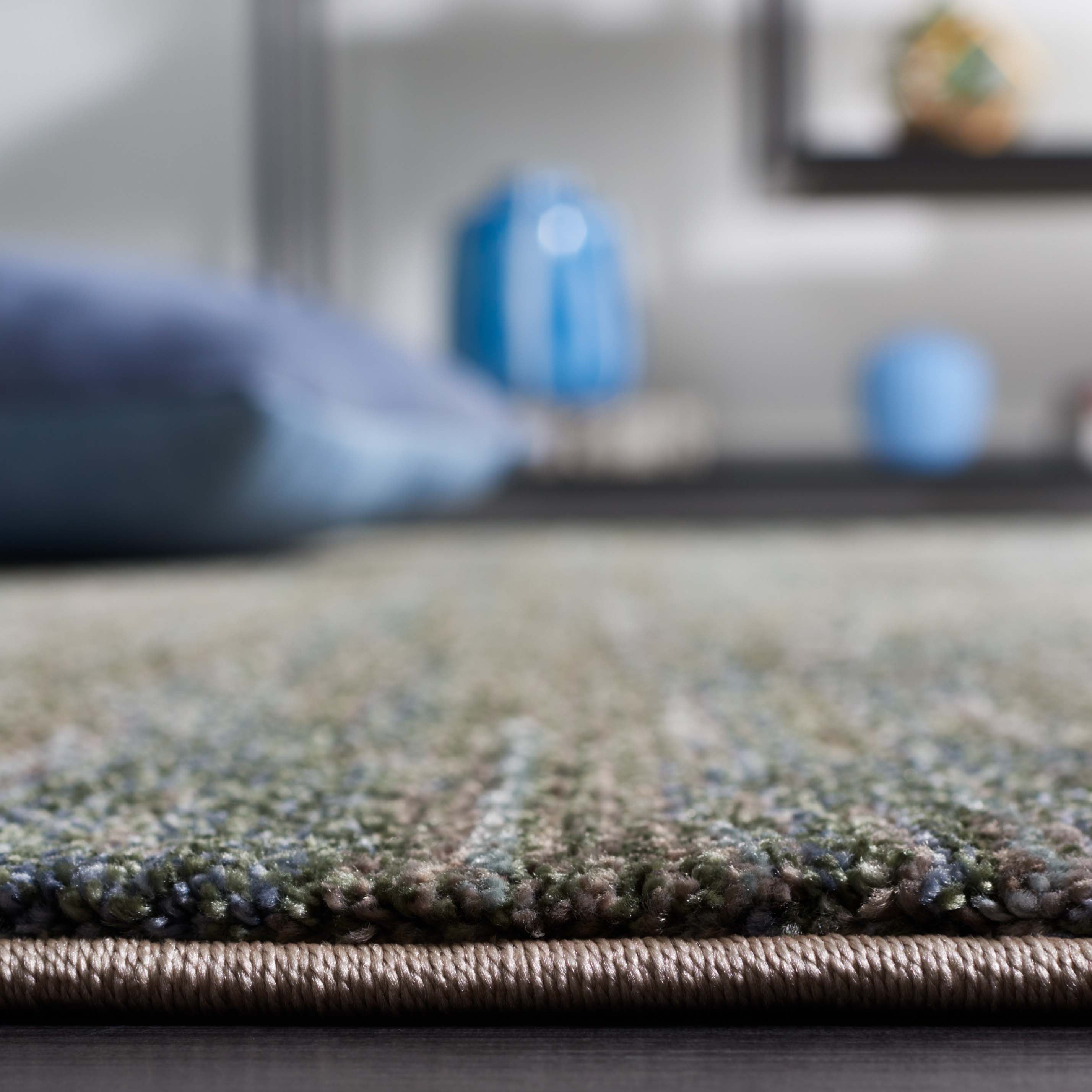 Safavieh Lasa 104 Rug, LAS104 - Green / Gold