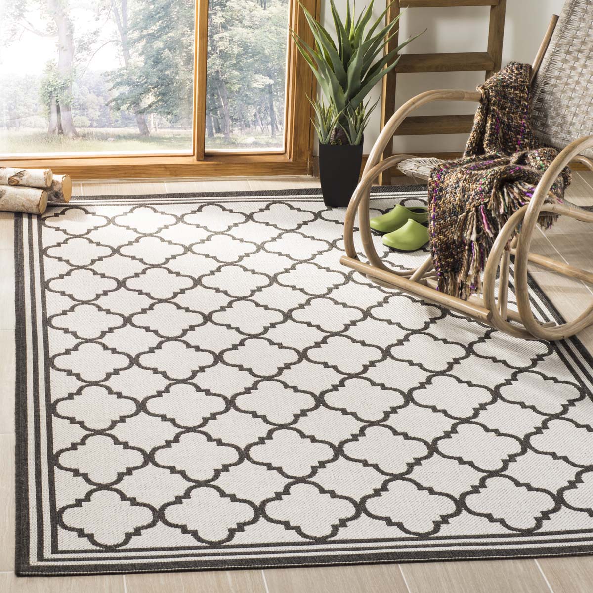 Safavieh Linden 100 121 Rug, LND121 - Light Grey / Charcoal