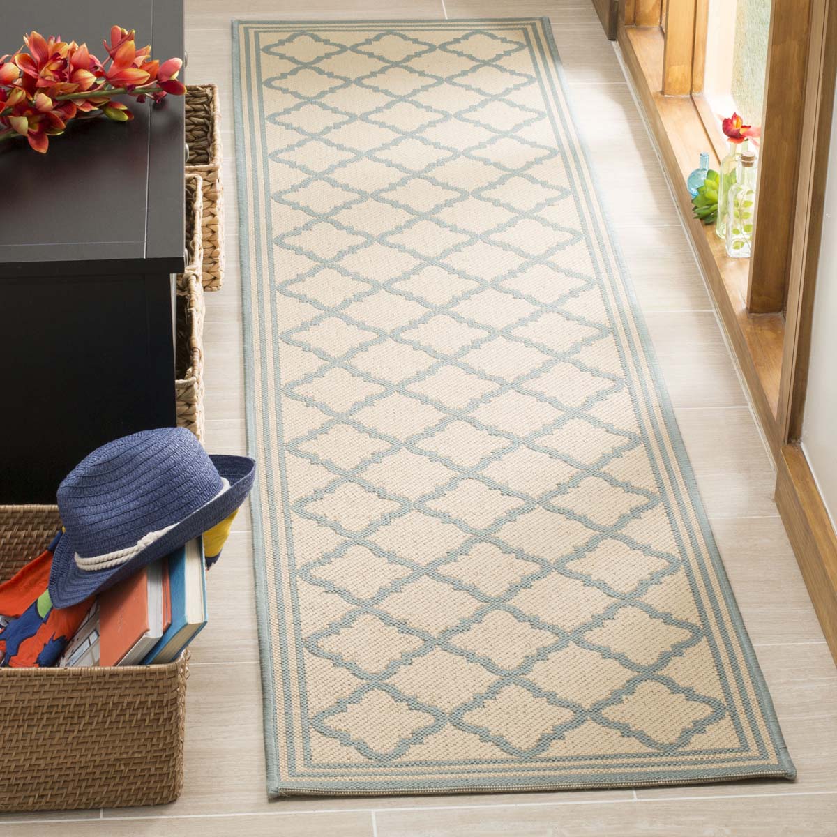Safavieh Linden 100 121 Rug, LND121 - Cream / Aqua