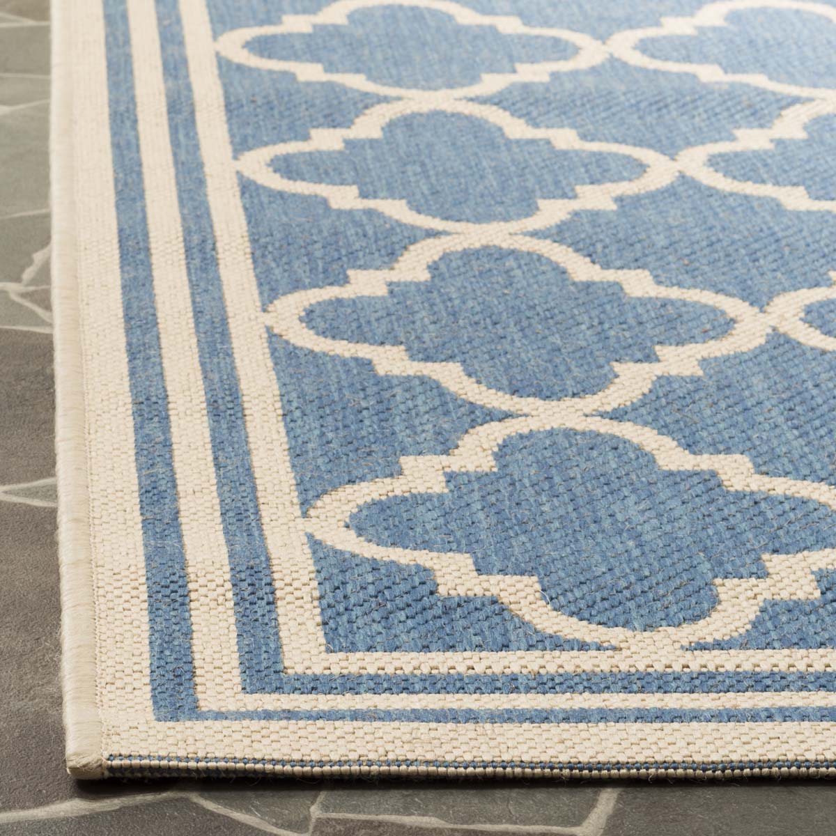 Safavieh Linden 100 121 Rug, LND121 - Blue / Creme