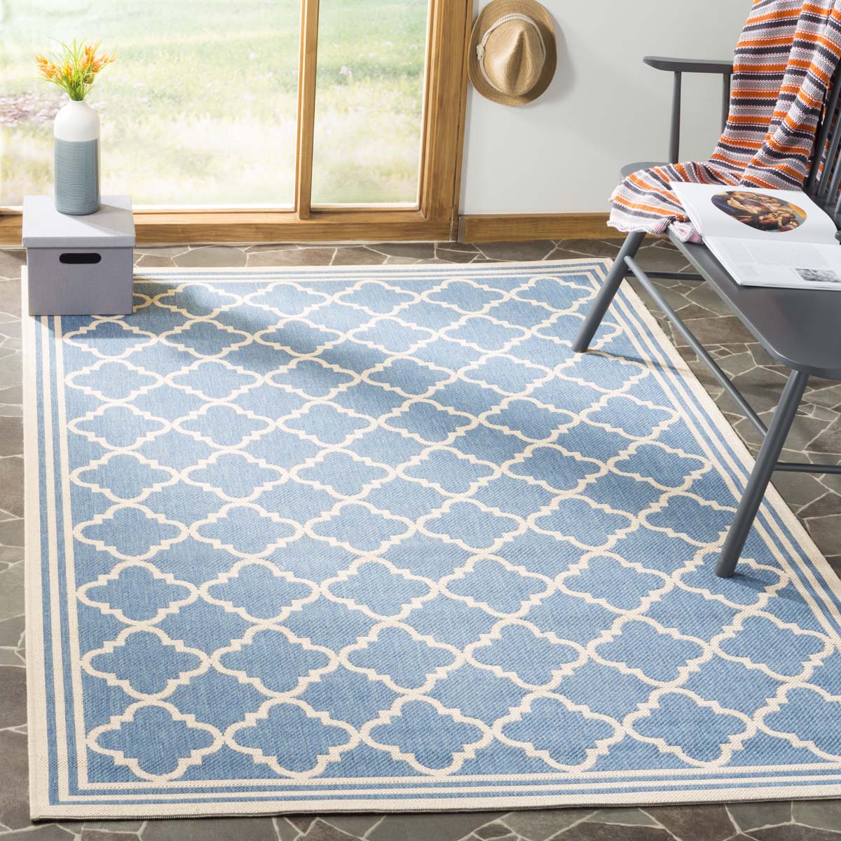 Safavieh Linden 100 121 Rug, LND121 - Blue / Creme
