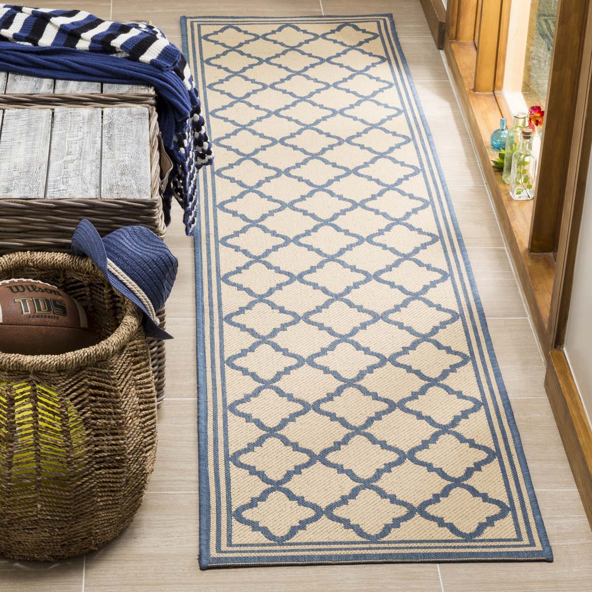 Safavieh Linden 100 121 Rug, LND121 - Cream / Blue