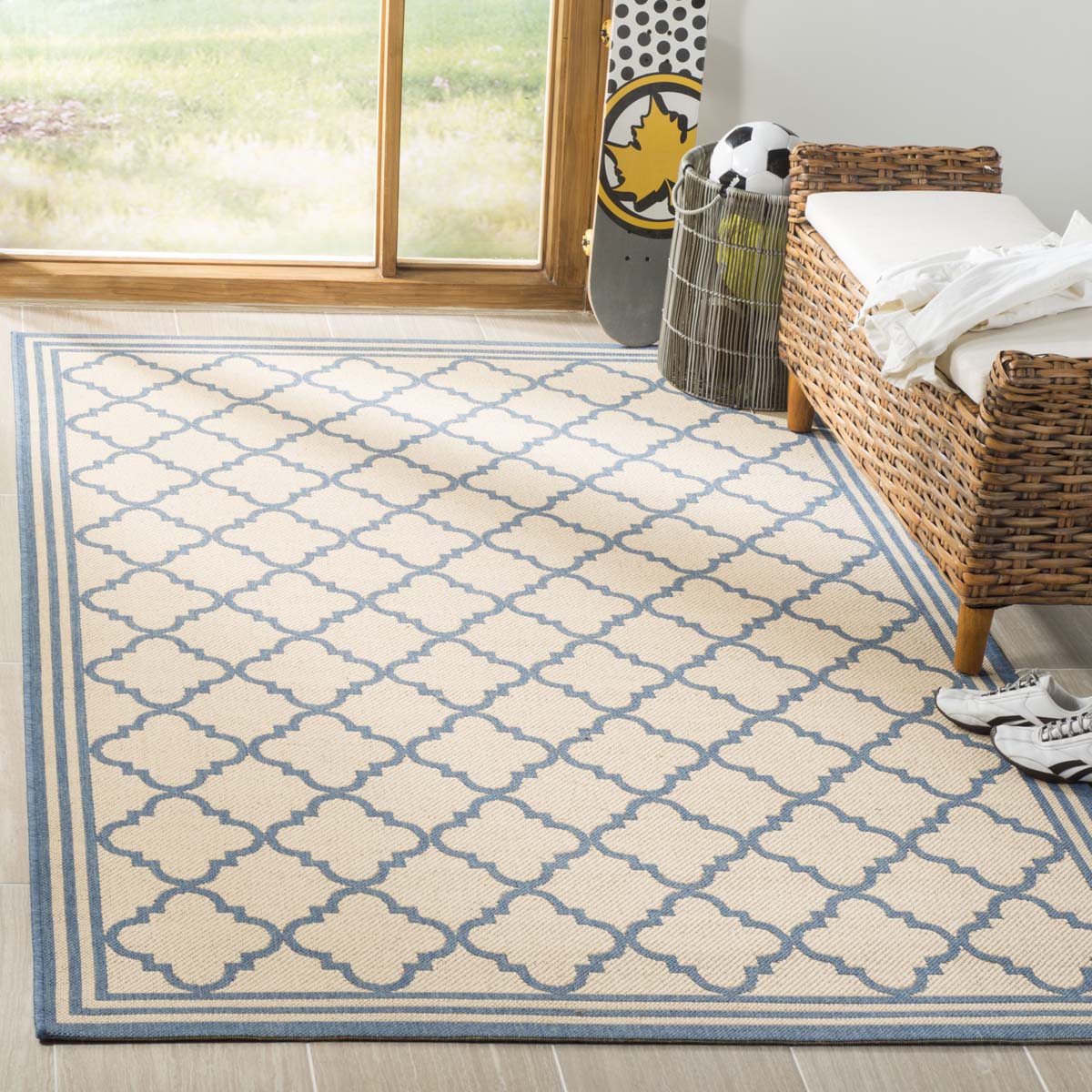 Safavieh Linden 100 121 Rug, LND121 - Cream / Blue