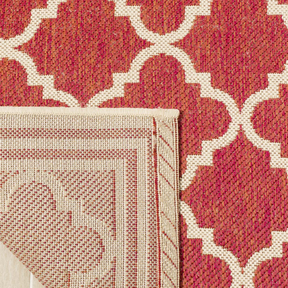 Safavieh Linden 100 121 Rug, LND121 - Red / Creme
