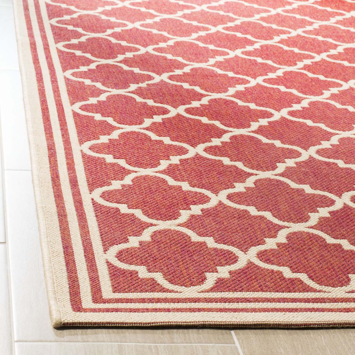 Safavieh Linden 100 121 Rug, LND121 - Red / Creme