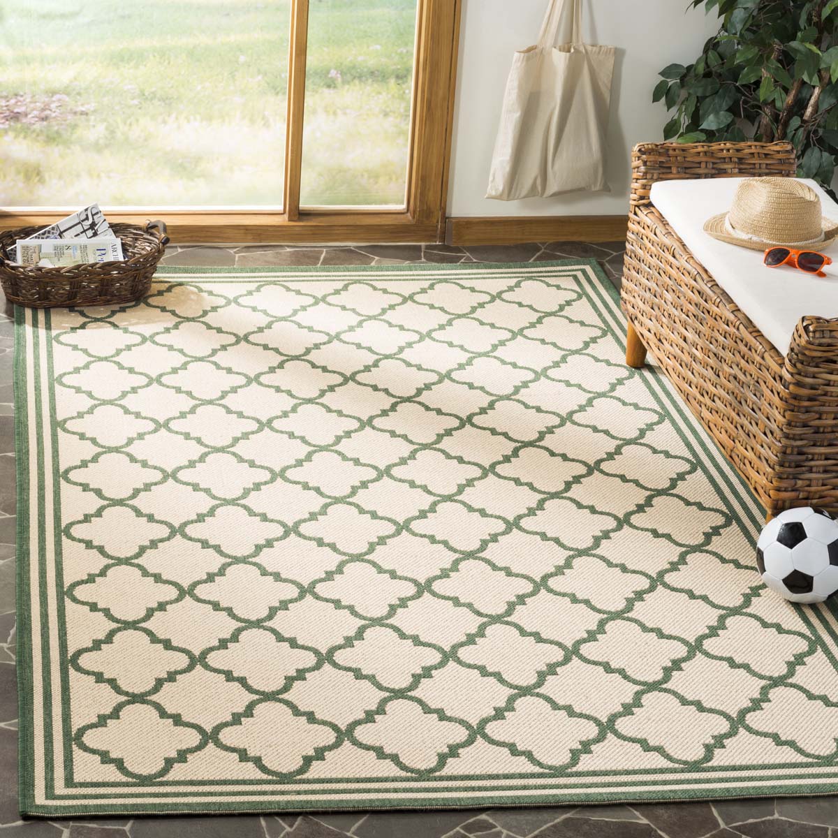 Safavieh Linden 100 121 Rug, LND121 - Cream / Green