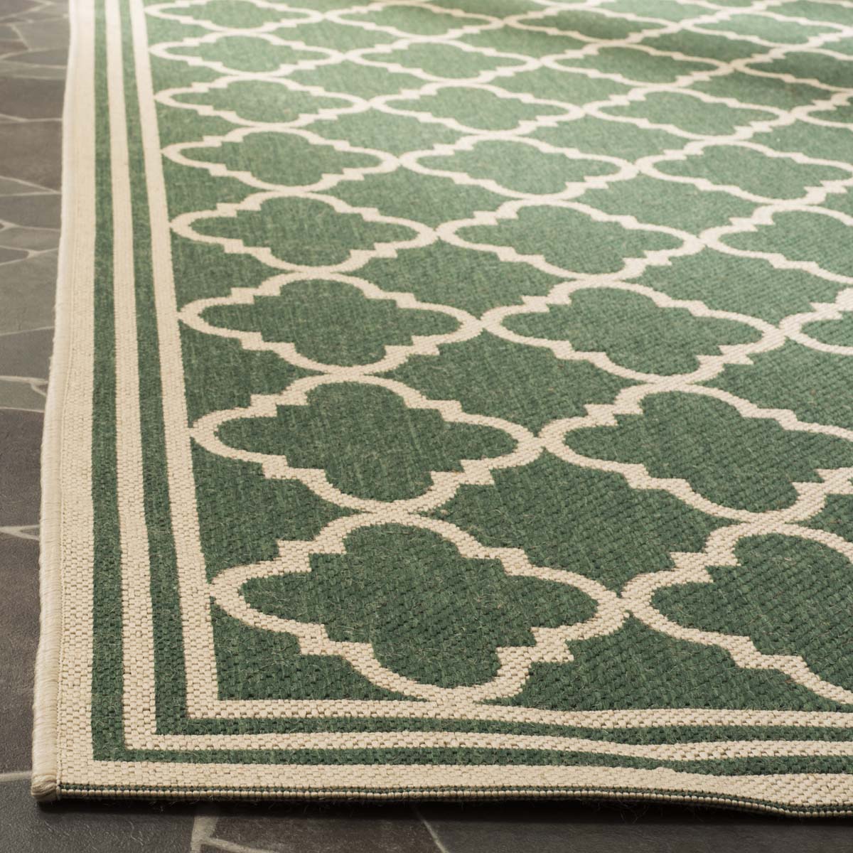 Safavieh Linden 100 121 Rug, LND121 - Green / Creme