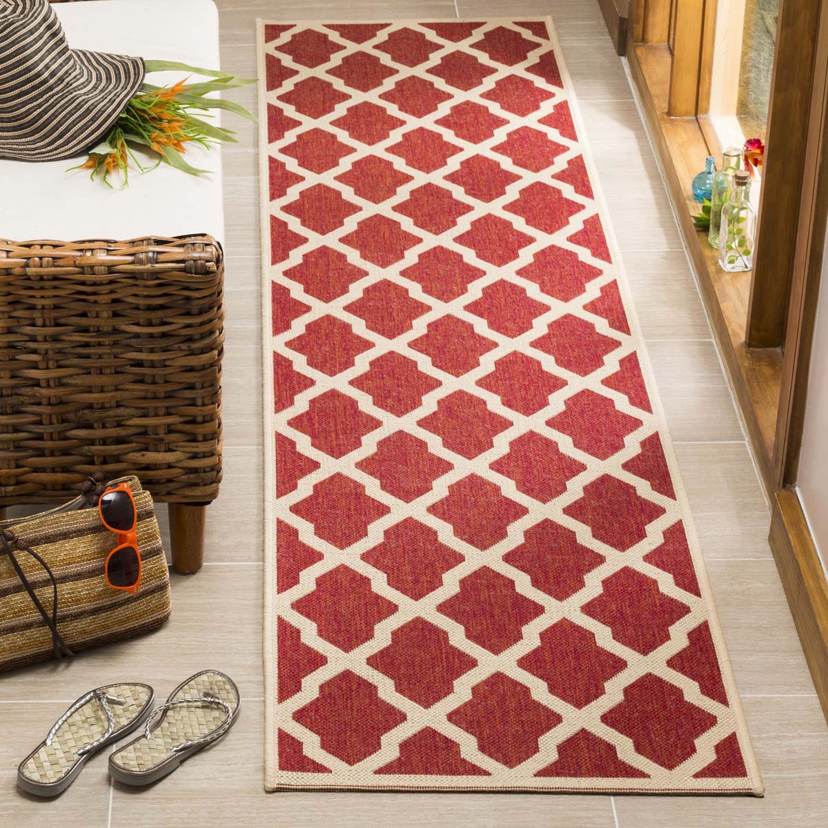 Safavieh Linden 100 122 Rug, LND122 - Red / Creme