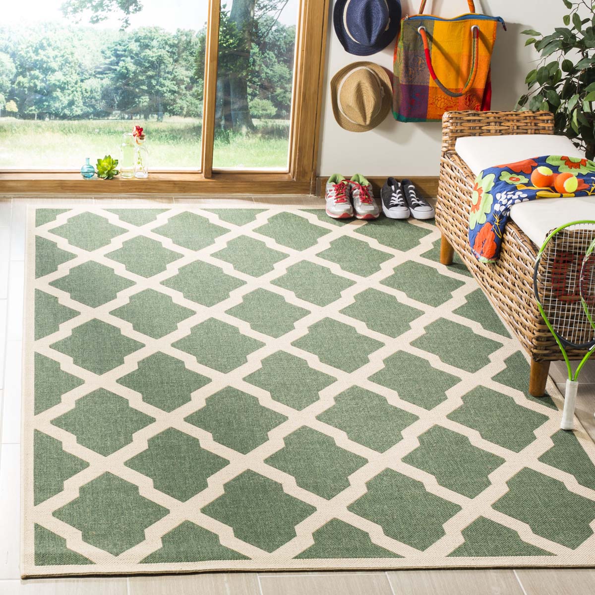 Safavieh Linden 100 122 Rug, LND122 - Green / Creme