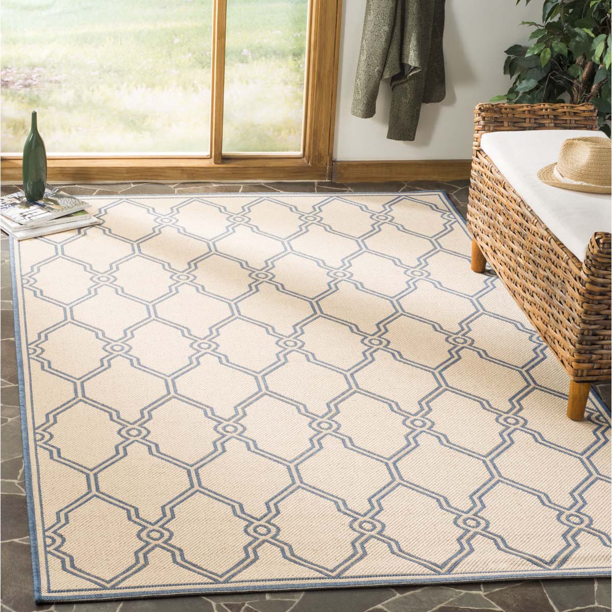 Safavieh Linden 100 124 Rug, LND124 - Cream / Blue