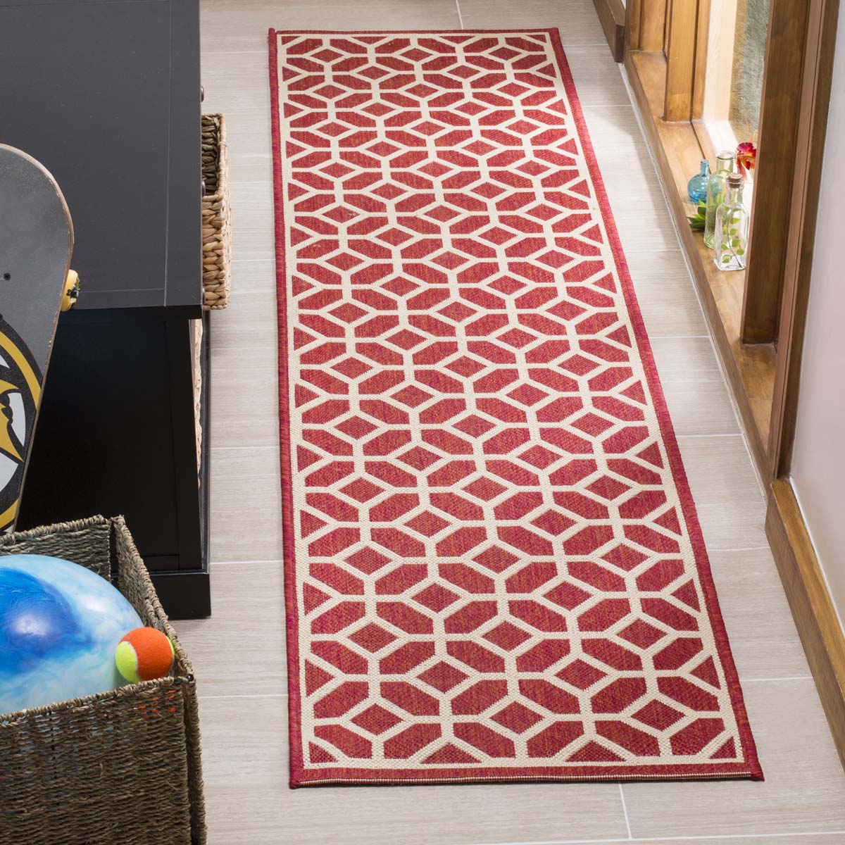 Safavieh Linden 100 127 Rug, LND127 - Red / Creme