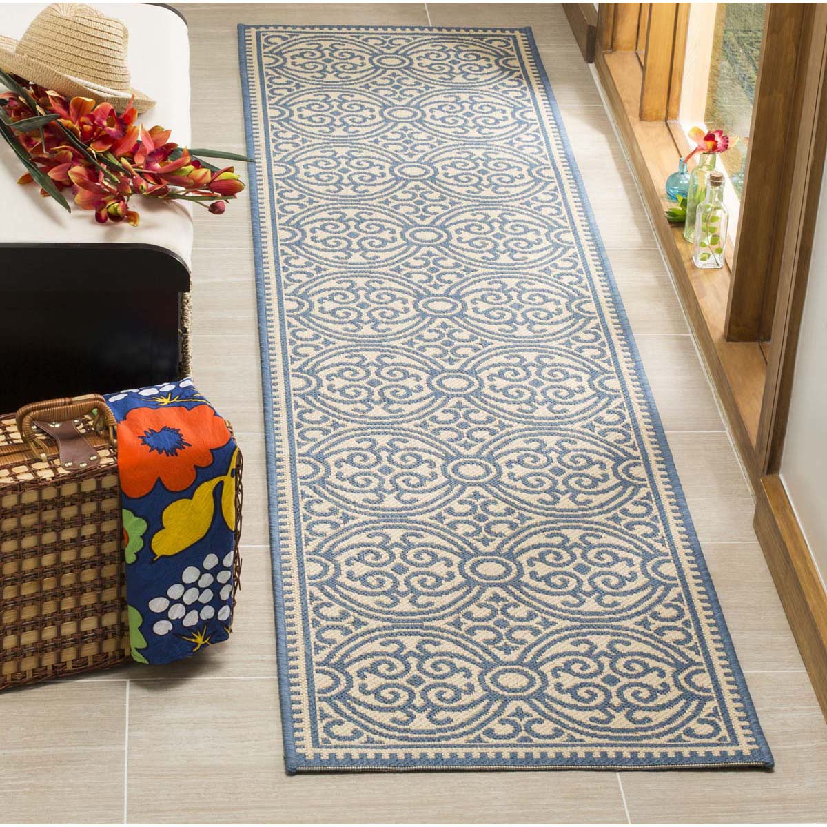 Safavieh Linden 100 134 Rug, LND134 - Blue / Creme