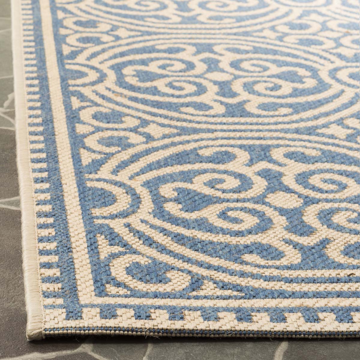 Safavieh Linden 100 134 Rug, LND134 - Cream / Blue