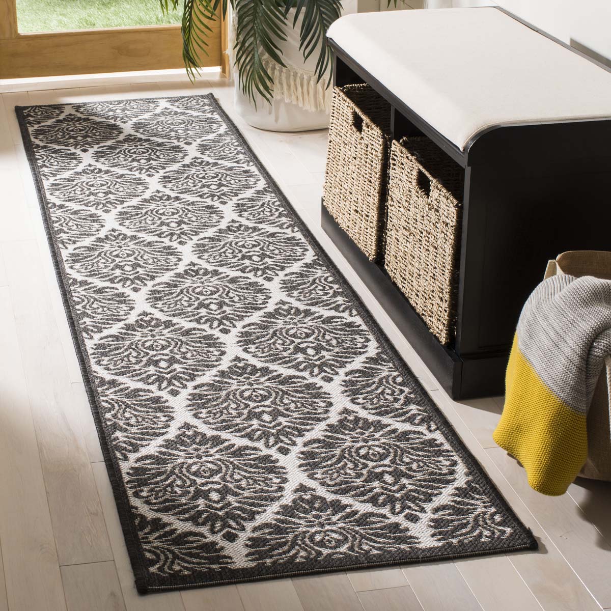Safavieh Linden 100 135 Rug, LND135 - Light Grey / Charcoal