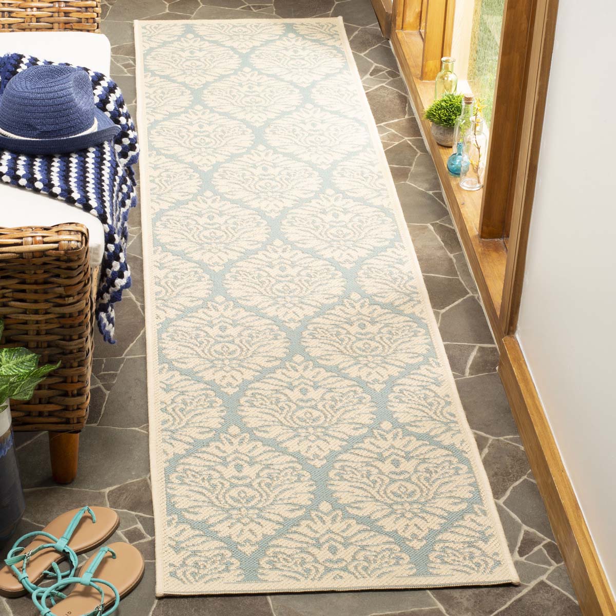 Safavieh Linden 100 135 Rug, LND135 - Aqua / Cream