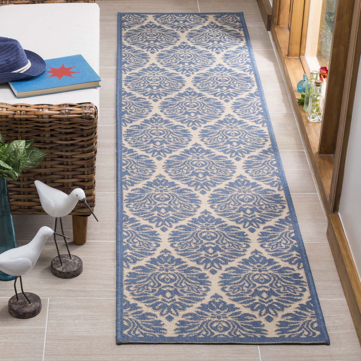 Safavieh Linden 100 135 Rug, LND135 - Cream / Blue