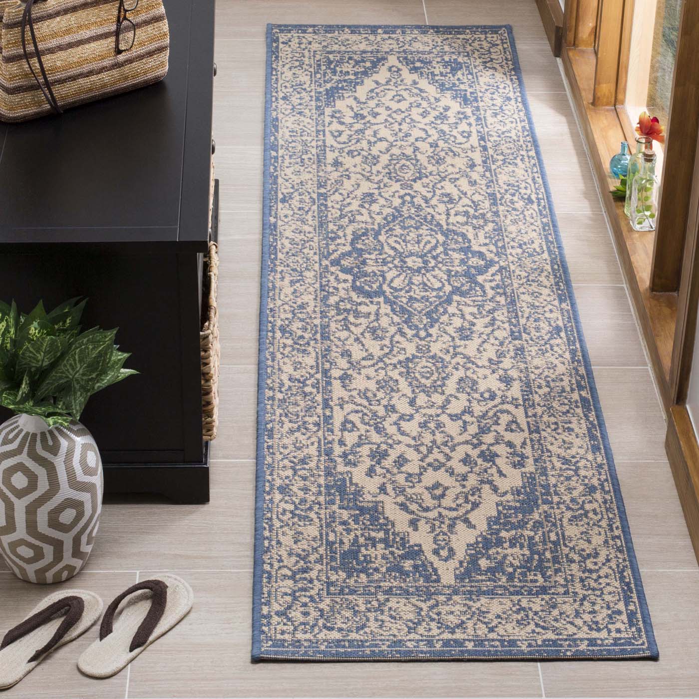 Safavieh Linden 137 Rug, LND137 - Cream / Blue