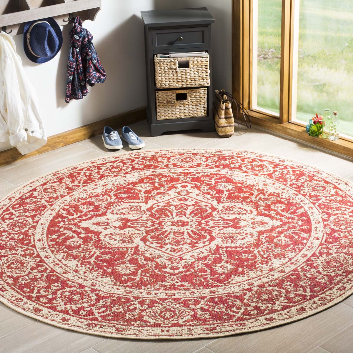 Safavieh Linden 137 Rug, LND137 - Red / Creme