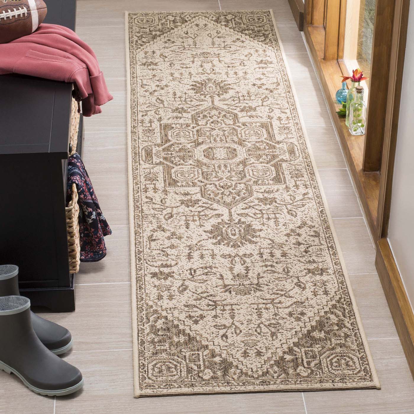 Safavieh Linden 138 Rug, LND138 - Beige / Cream