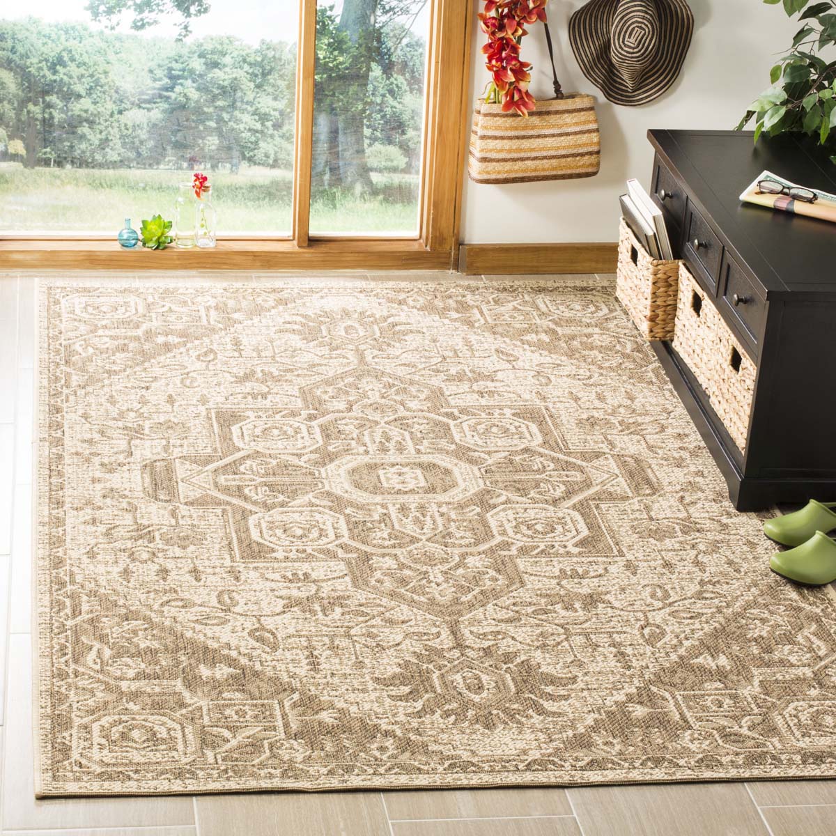 Safavieh Linden 100 138 Rug, LND138 - Beige / Cream