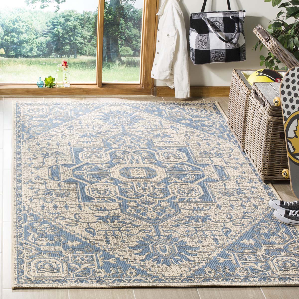 Safavieh Linden 100 138 Rug, LND138 - Blue / Creme