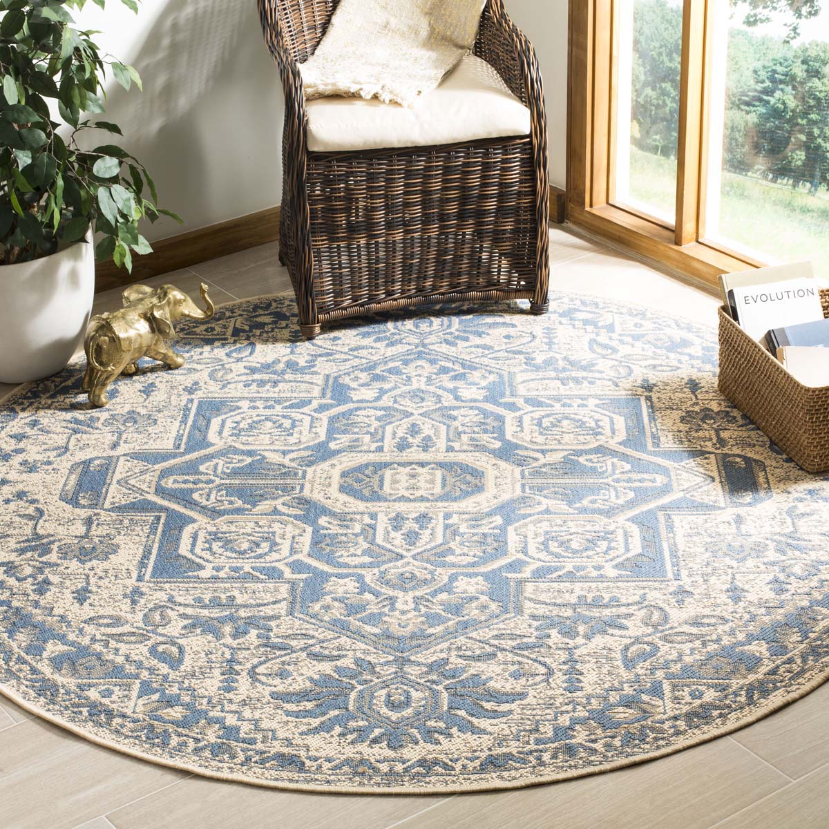 Safavieh Linden 100 138 Rug, LND138 - Blue / Creme