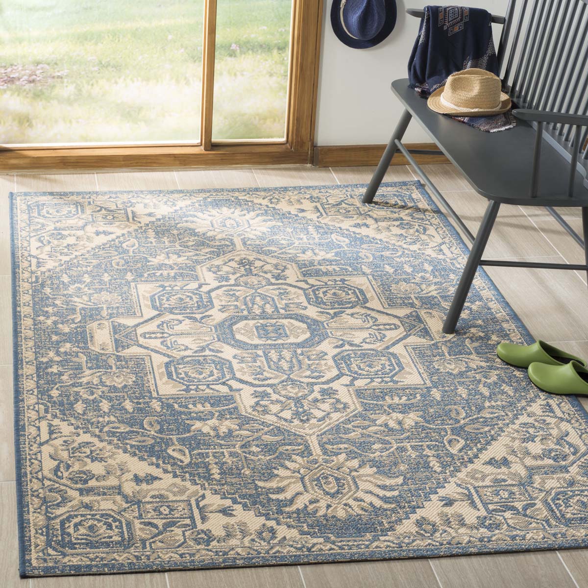 Safavieh Linden 100 138 Rug, LND138 - Cream / Blue