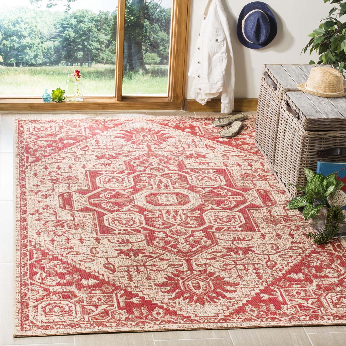Safavieh Linden 100 138 Rug, LND138 - Red / Creme