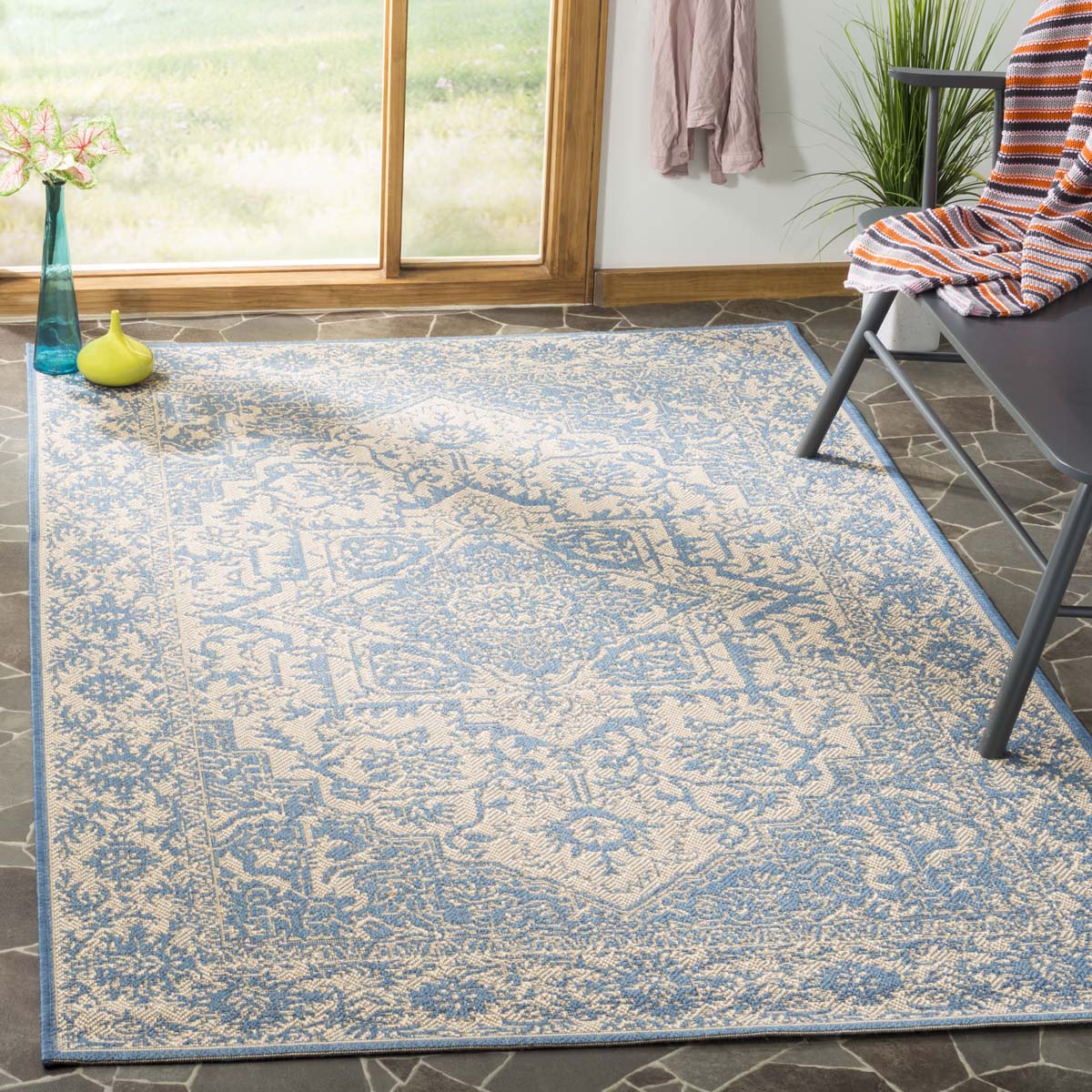 Safavieh Linden 100 139 Rug, LND139 - Cream / Blue
