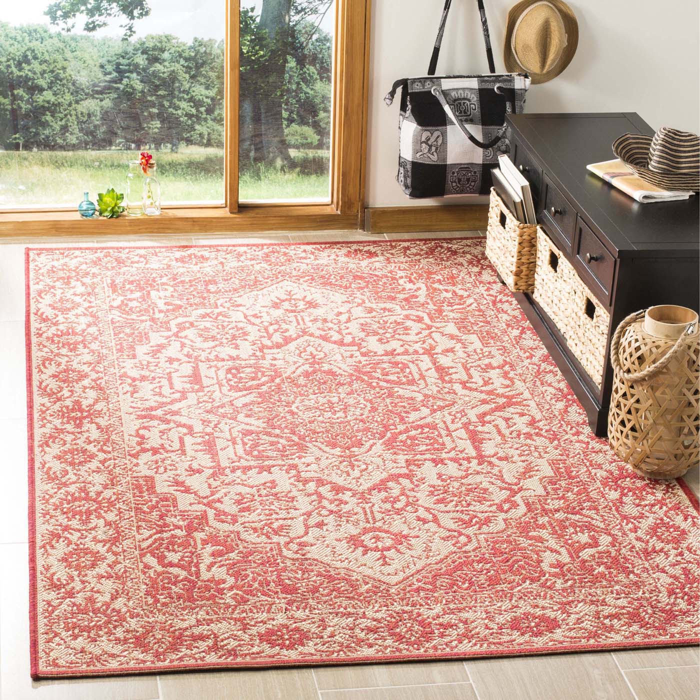 Safavieh Linden 139 Rug, LND139 - Red / Creme