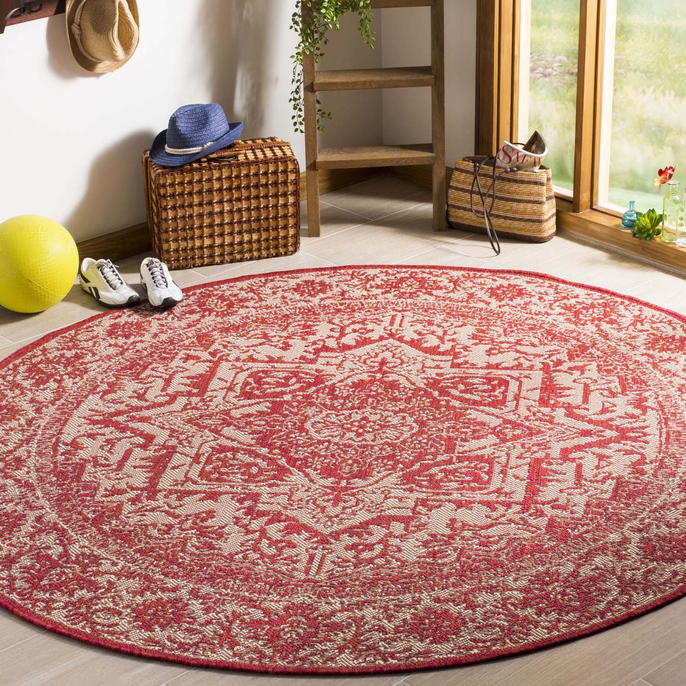 Safavieh Linden 139 Rug, LND139 - Red / Creme