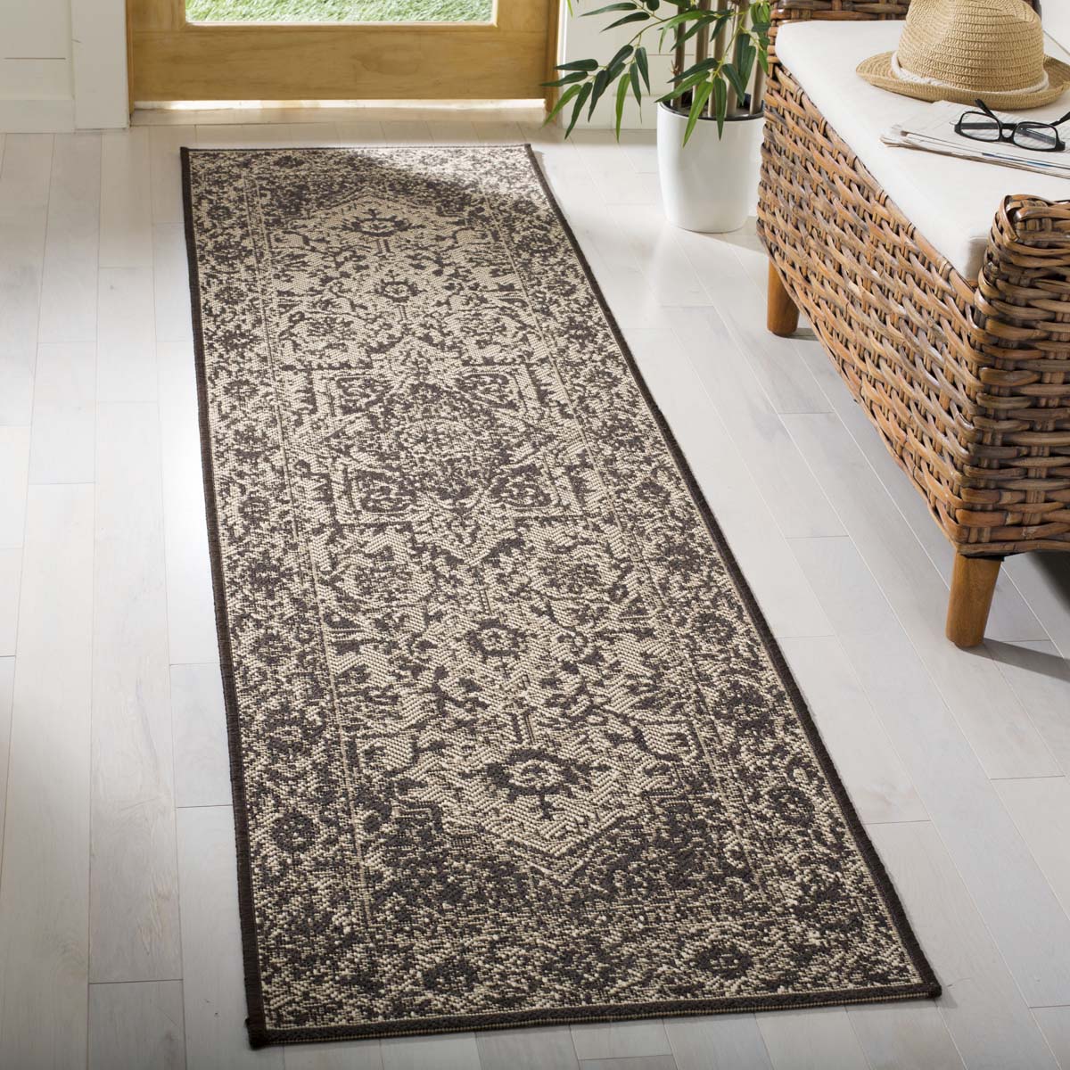 Safavieh Linden 100 139 Rug, LND139 - Creme / Brown