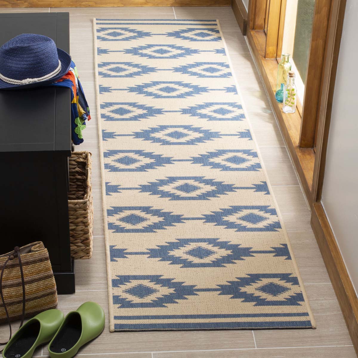Safavieh Linden 100 171 Rug, LND171 - Blue / Creme