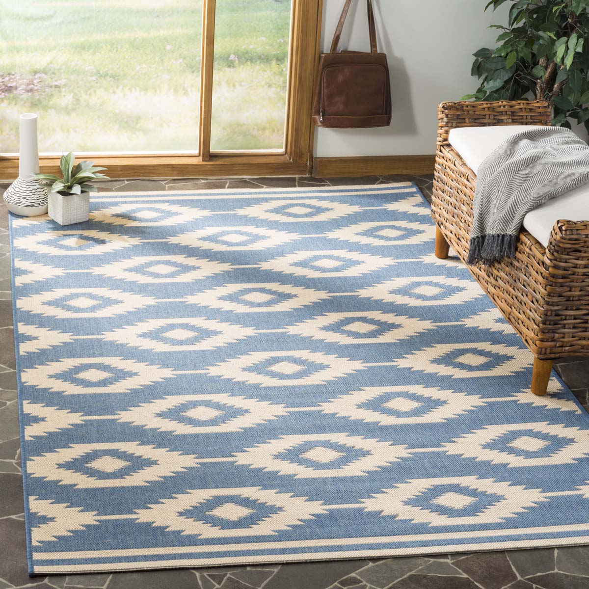 Safavieh Linden 100 171 Rug, LND171 - Cream / Blue