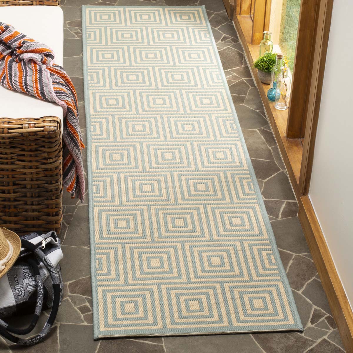 Safavieh Linden 100 173 Rug, LND173 - Cream / Aqua