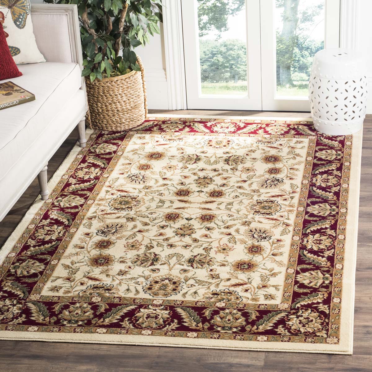 Safavieh Lyndhurst 215 Rug, LNH215 - Ivory / Red