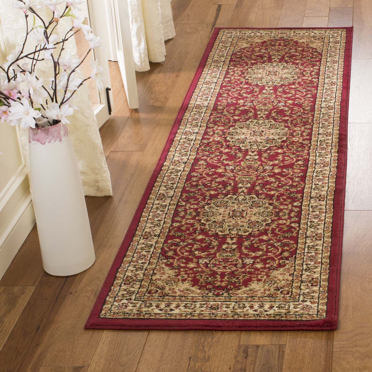 Safavieh Lyndhurst 222 Rug, LNH222 - Red / Ivory