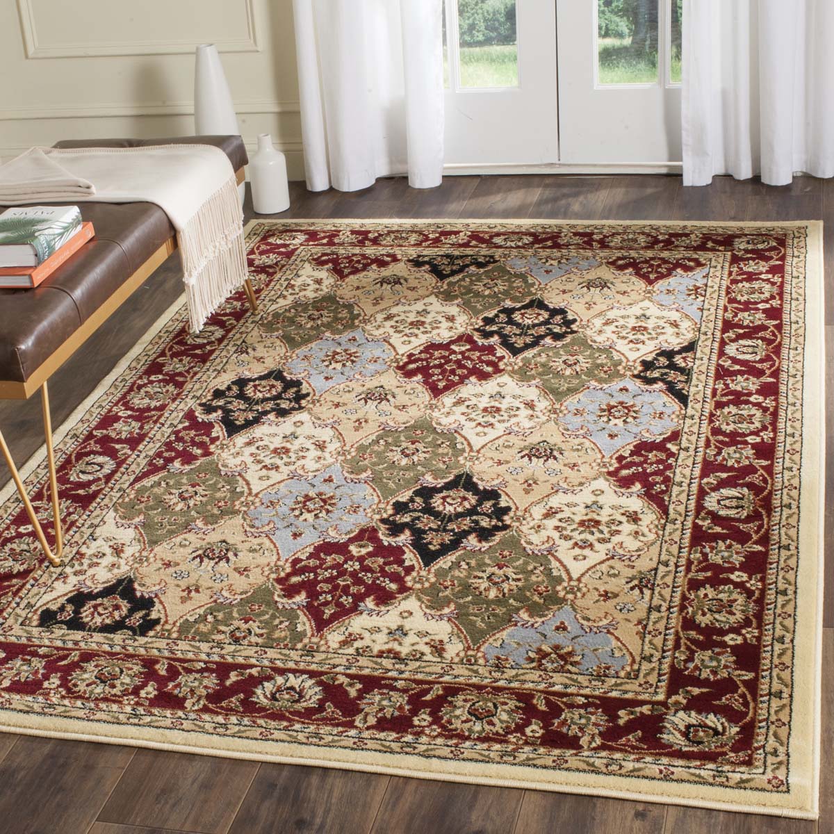 Safavieh Lyndhurst 320 Rug, LNH320 - Multi / Red