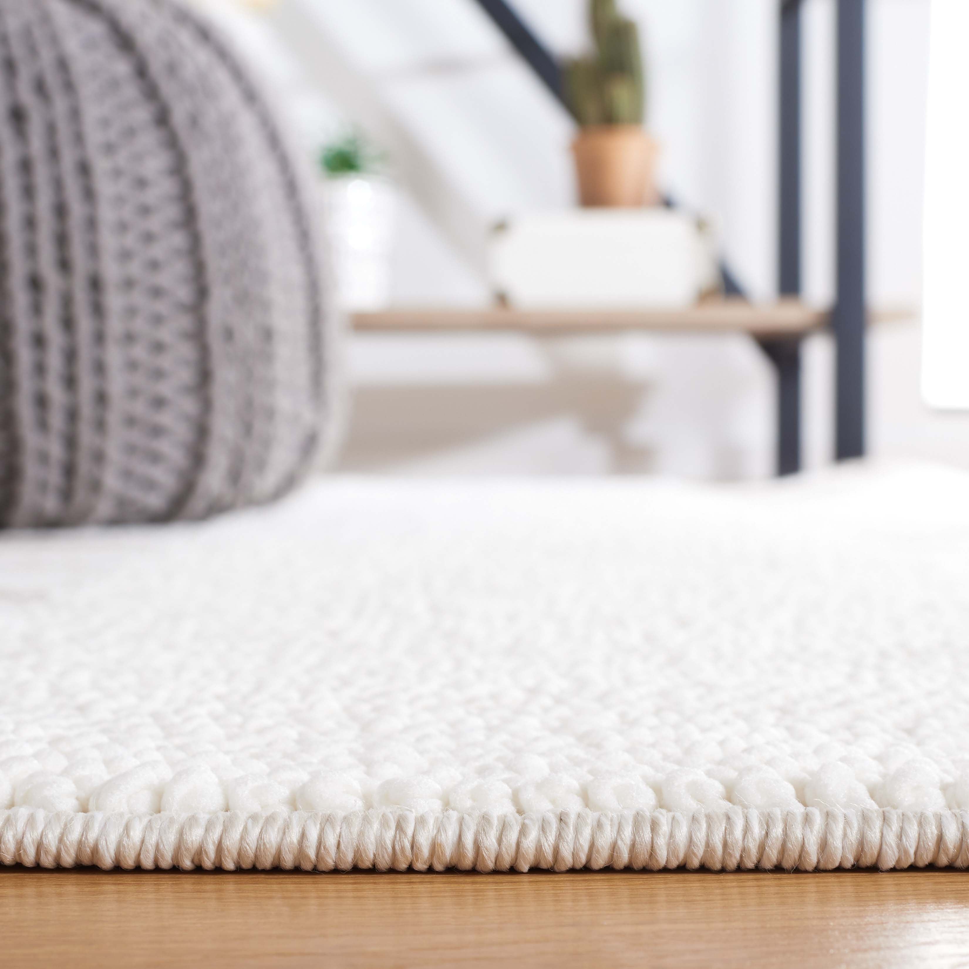 Safavieh Lotus 100 Rug, LOT100 - Ivory / Beige