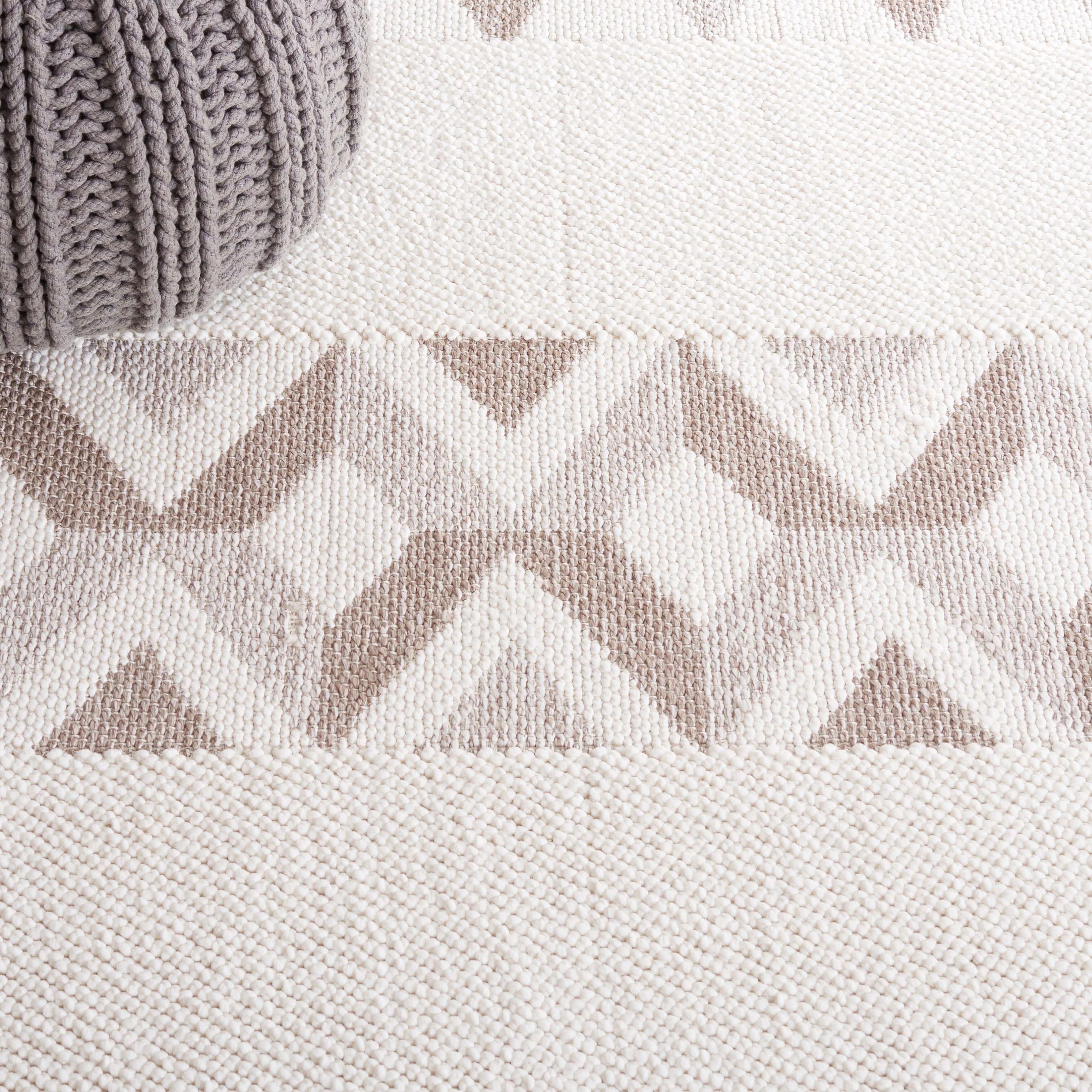 Safavieh Lotus 100 Rug, LOT100 - Ivory / Beige